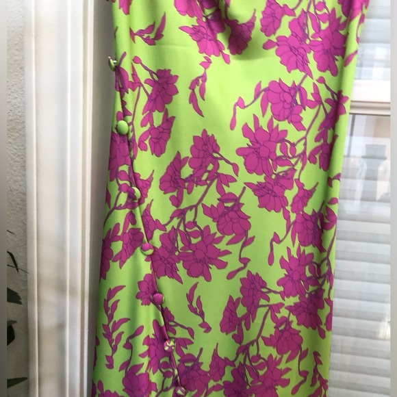 🌺🌸 Vanessa Scott Apple-Green and Frusia-Pink Draped-Neck Strap Long Dress. - Picture 9 of 16